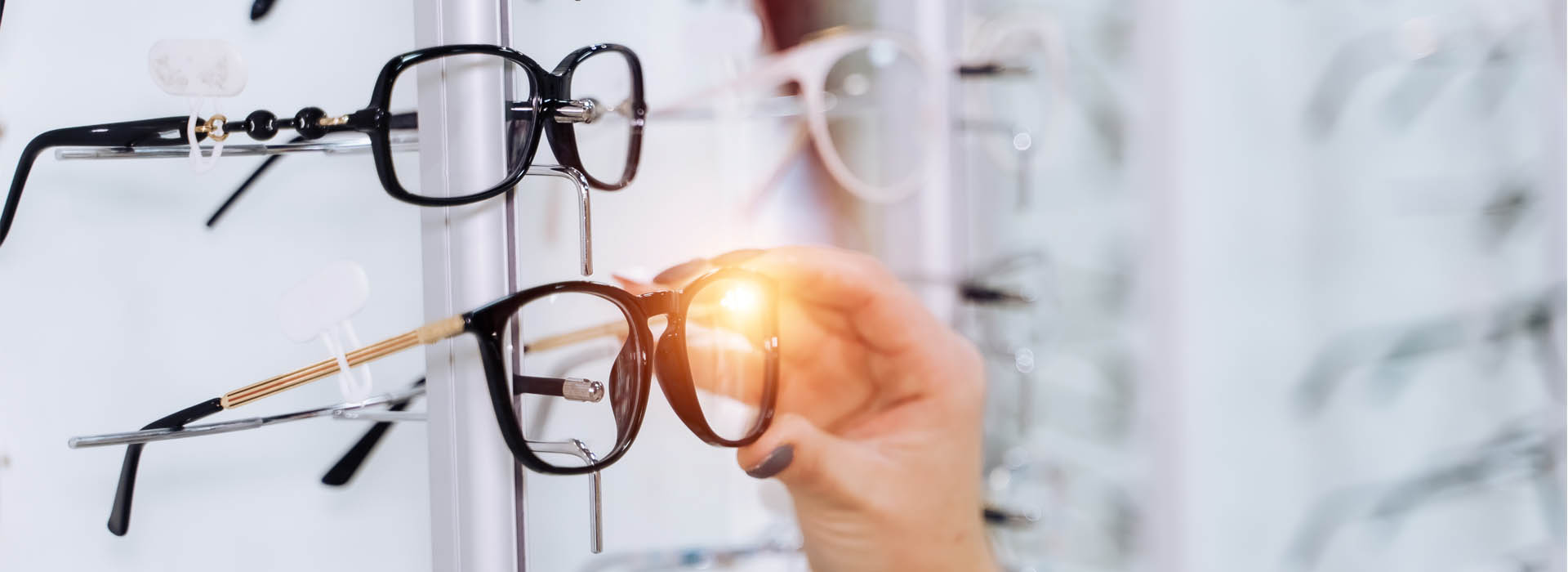 safiyyah-optical-contact-us-